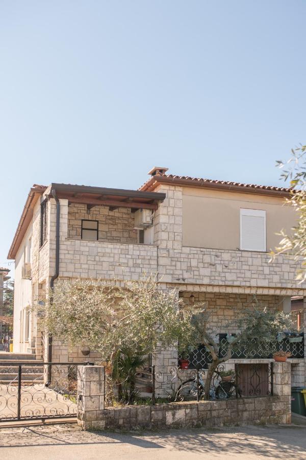 Apartamento Red Karmenita Umag Exterior foto