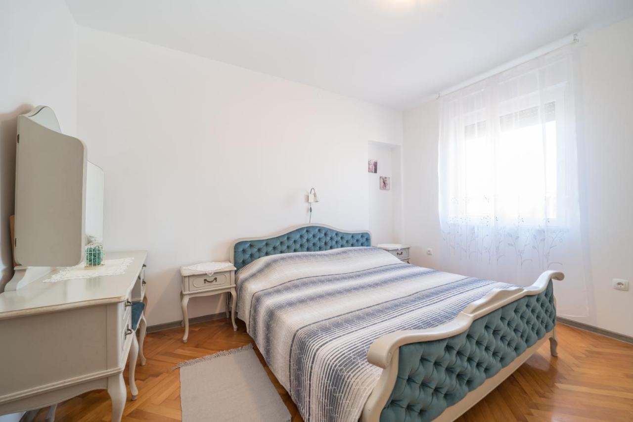 Apartamento Red Karmenita Umag Exterior foto