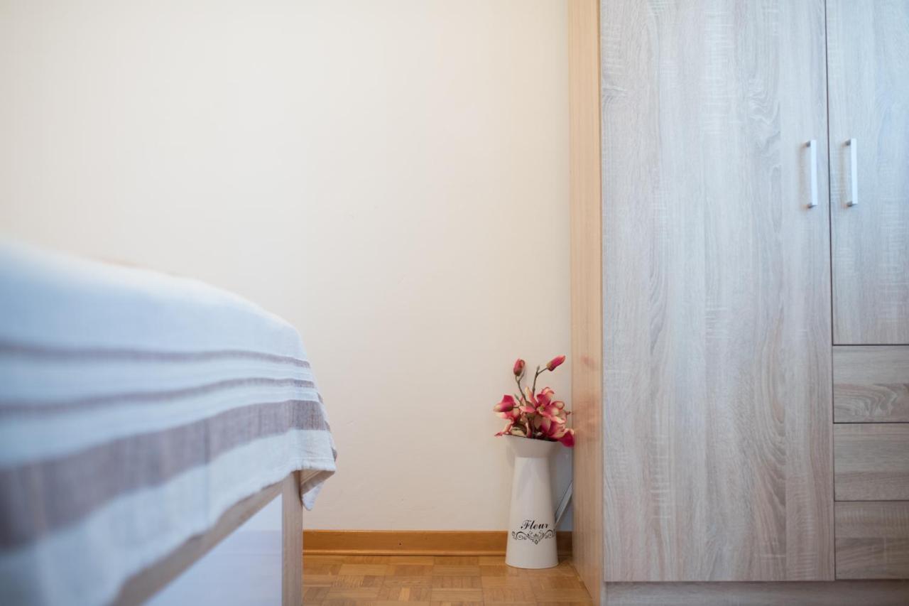 Apartamento Red Karmenita Umag Exterior foto